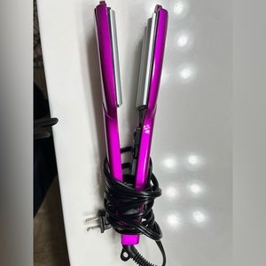 Bed head hair accessory. Waveaholic hot tool